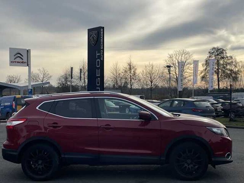 Nissan Qashqai 1.2 DIG-T N-Connecta + Pano + AHK