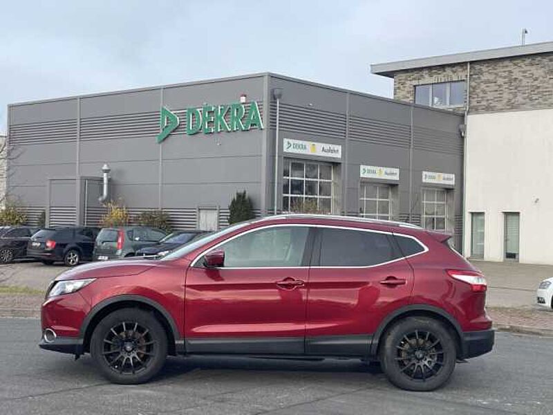 Nissan Qashqai 1.2 DIG-T N-Connecta + Pano + AHK