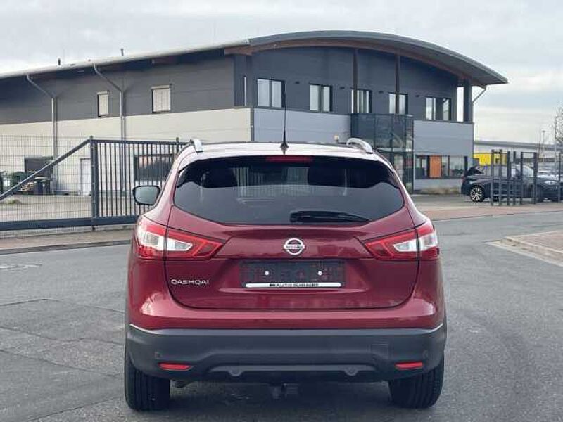 Nissan Qashqai 1.2 DIG-T N-Connecta + Pano + AHK