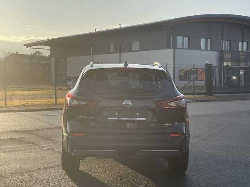 Nissan Qashqai 1.3 DIG-T N-CONNECTA