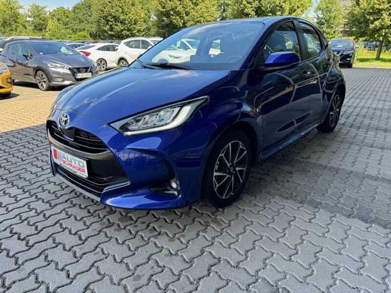 Toyota Yaris 1.5 VVT-iE Club + Rückfahrk. / Navi